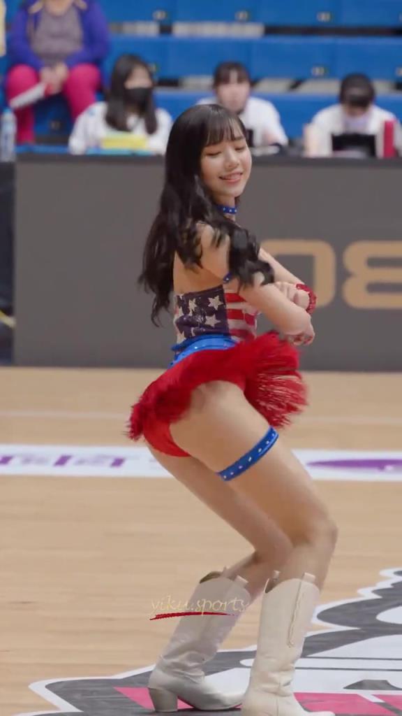 最好的啦啦隊(duì)小姐姐！自信，健康充滿活力！